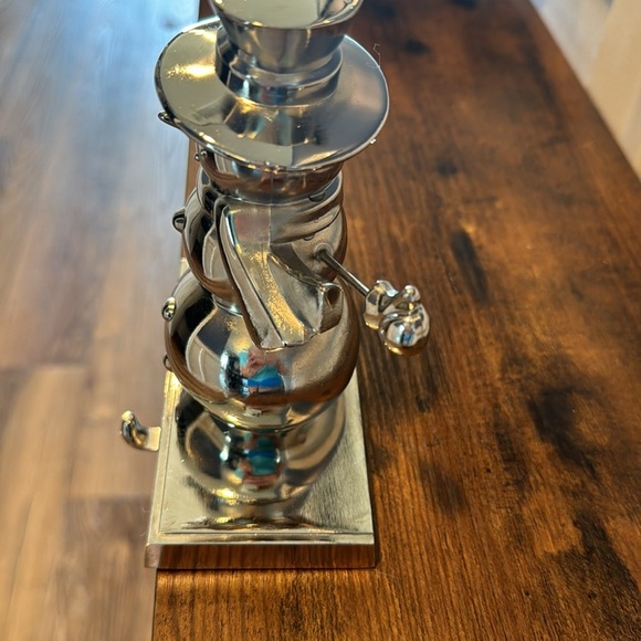 METAL SNOWMAN HOLDING CHRISTMAS TREE CHRISTMAS STOCKING HOLDER - - Picture 4 of 5